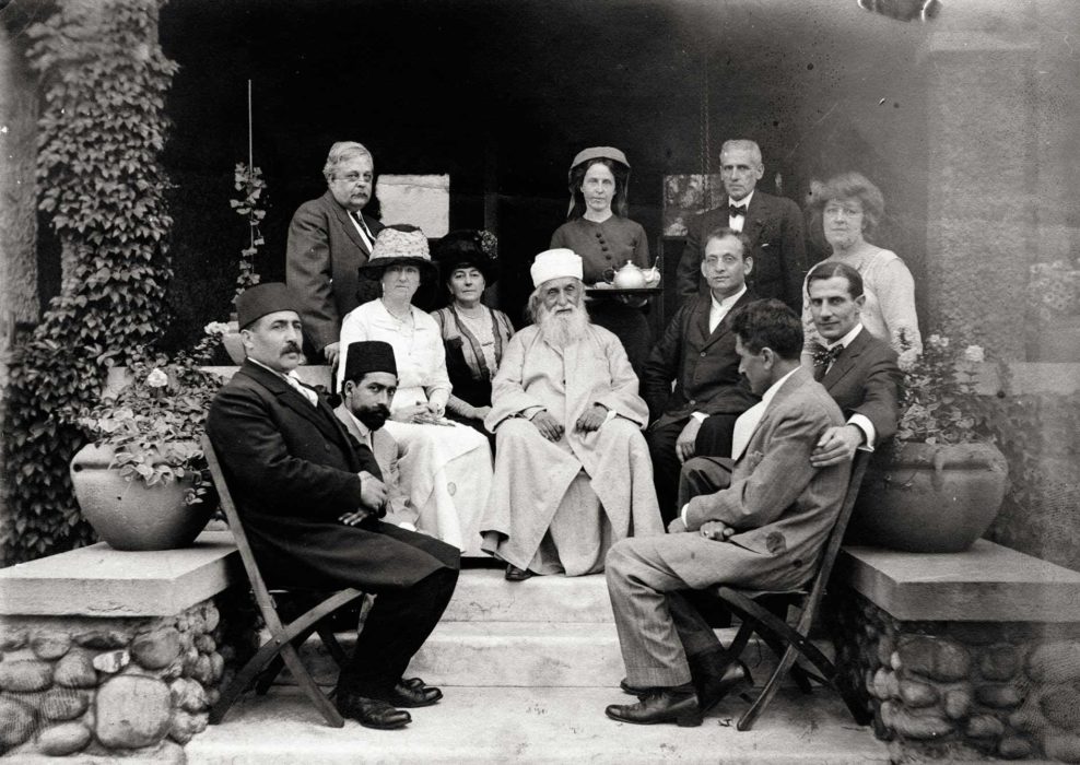 Theosophy, Bábís and the Bahá’í Faith: The Sociological Pattern of Depoliticization in Radical Movements